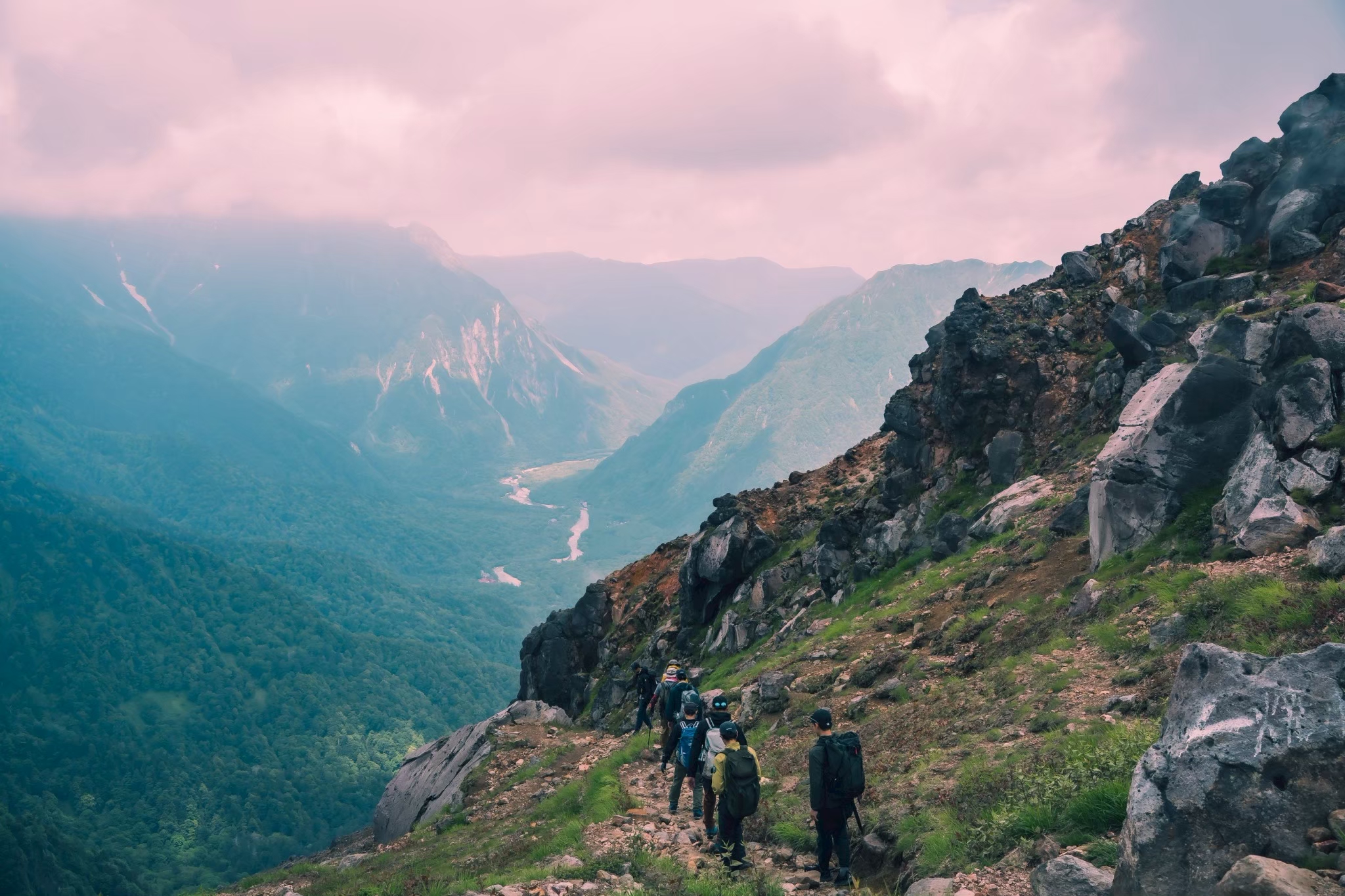 温泉ソムリエと歩く夏・秋の焼岳・上高地登山/冬の穂高平スノーシューツアーの画像